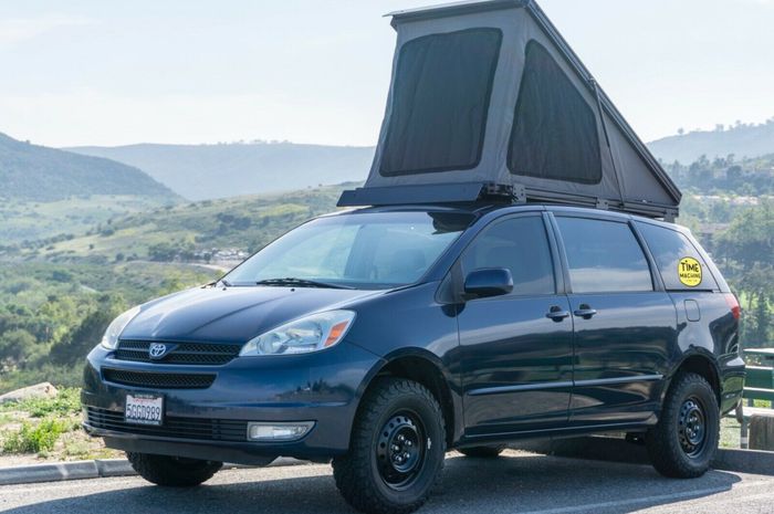 Modifikasi Toyota Sienna lansiran 2004 menjelma jadi motorhome tangguh