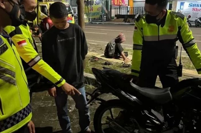 Satlantas Polres Karanganyar merazia motor berknalpot brong atas aduan warga