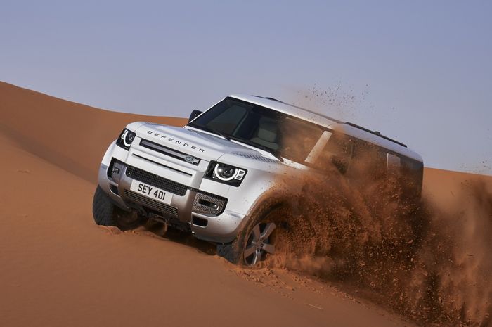 Foto teaser Land Rover Defender 130.