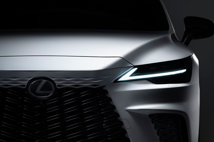 Teaser mobil baru Lexus RX generasi terbaru.
