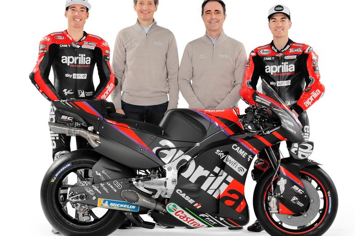 Sah! Aleix Espargaro dan Maverick Vinales akan lanjut dengan tim pabrikan Aprilia hingga MotoGP 2024 nanti.