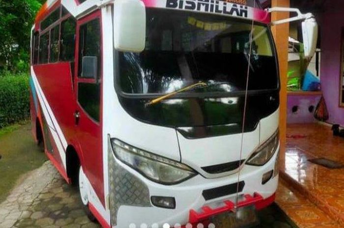 Bus yang dibeli Wahidin, miliarder dadakan desa Wadas, Bener, Purworejo, Jawa Tengah