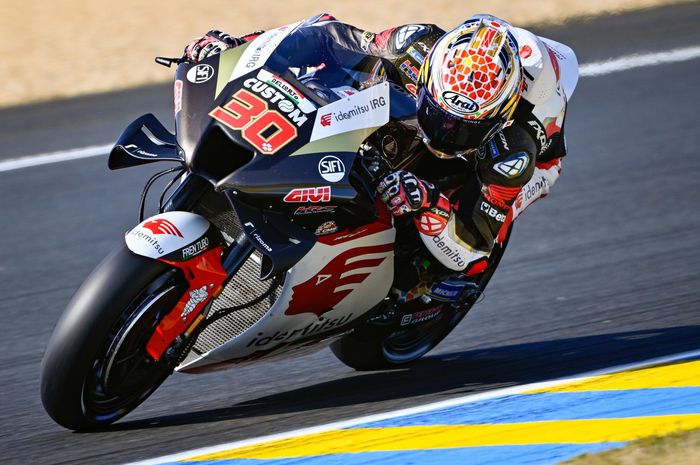 Takaaki Nakagami buktikan Honda kompetitif. Ia menjadi tercepat di FP1 MotoGP Italia, sekaligus mempecundangi Marc Marquez. 
