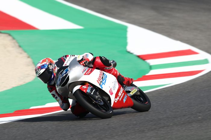 Mario Aji berhasil raih 5 besar di sirkuit Mugello pad asesi Warm Up Moto3 Italia 2022