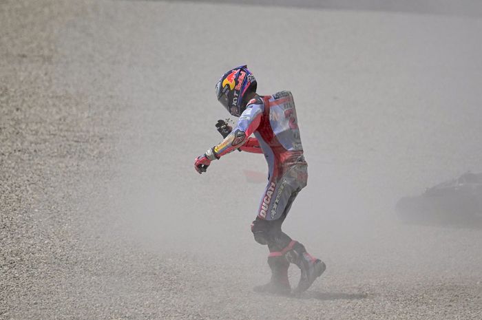 Enea Bastianini crash di Tikungan 4 sirkuit Mugello kala melakoni MotoGP Italia 2022