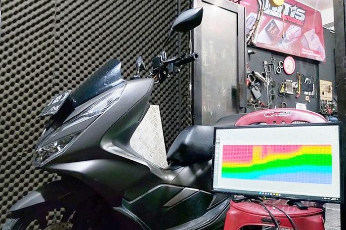Proses remap ECU Honda PCX di Mahendra Motosport