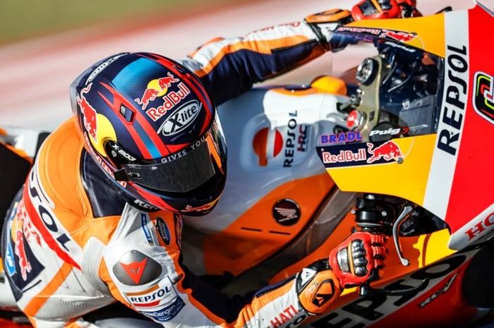 Mulai dari MotoGP Catalunya di sirkuit Montmelo pekan ini (3-5/6), Stefan Bradl mulai isi kekosongan Marc Marquez di Repsol Honda. 