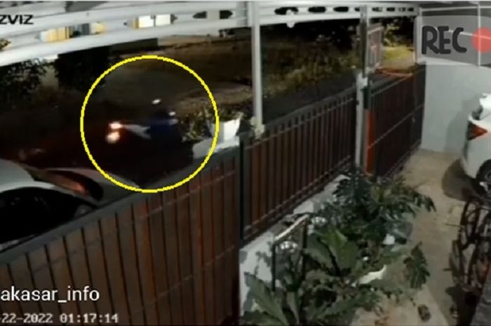 Rekaman CCTV, Honda BeAT jalan sendiri tanpa pengendara 