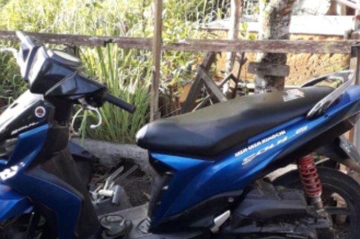 Satu unit Yamaha Mio Soul GT yang ditinggalkan pelaku pencurian ayam di lokasi kejadian.