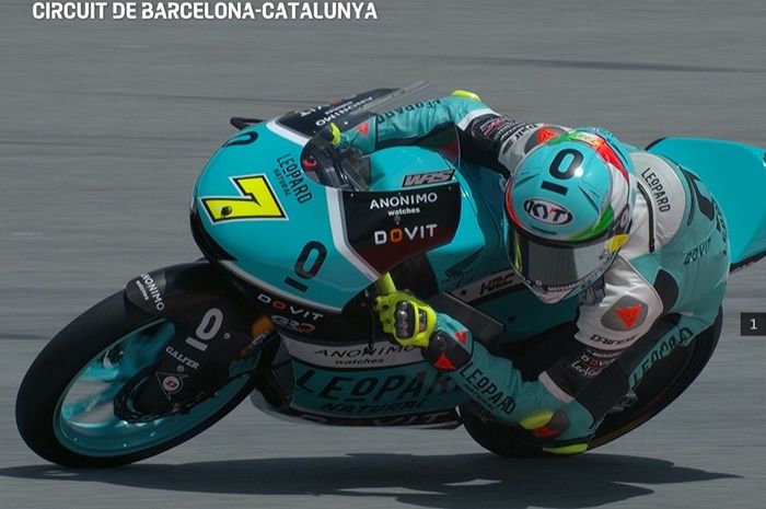 Pembalap Leopard Racing, Dennis Foggia yang raih pole position Moto3 Catalunya 2022.