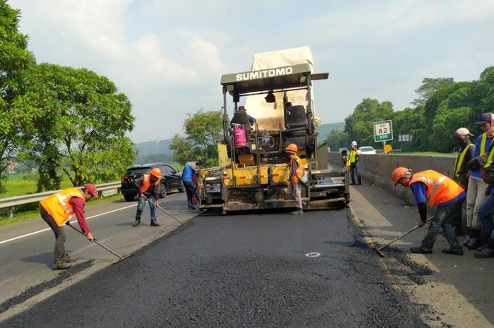 Ilustrasi perbaikan jalan tol