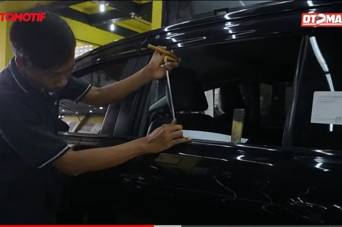 Perbaikan bodi mobil pakai sistem PDR