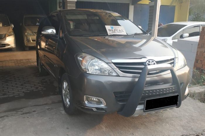 Toyota Kijang Innova Gen Kedua Bekas