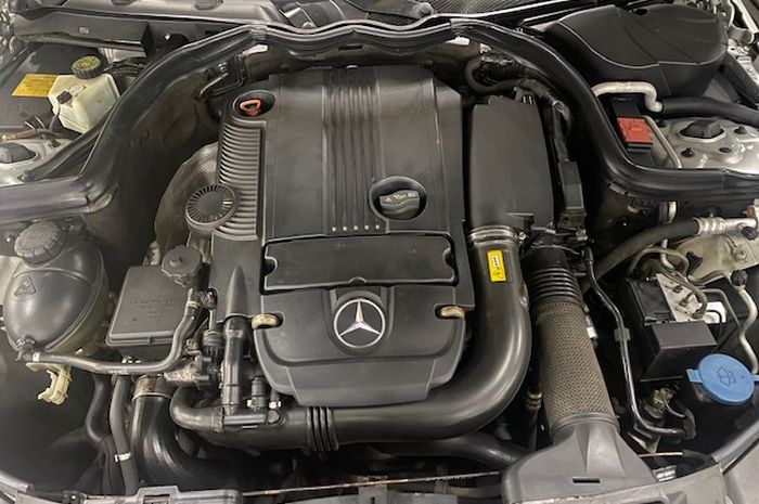 Mesin Mercedes-Benz C250 CGI, harus waspada kalau sulit di-starter.
