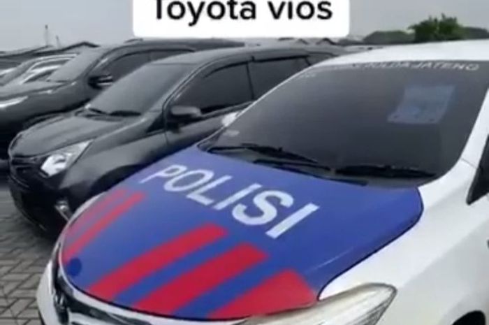 Salah satu unit Toyota Vios bekas mobil PJR Ditlantas Polda Jateng yang dilelang.