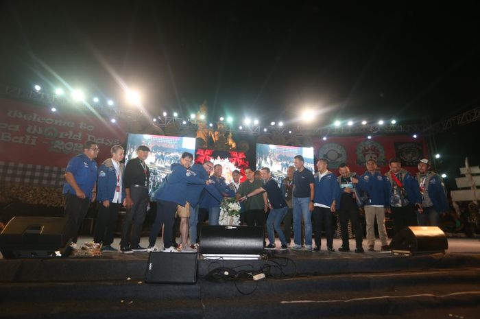 Vespa World Days 2022 resmi dibuka oleh ketua MPR RI, Menteri BUMN, berikut segenap komite Vespa Club Indonesia