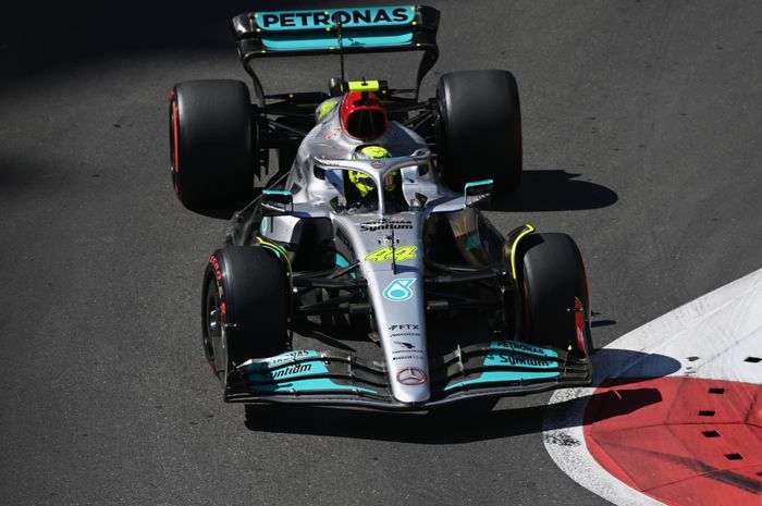 Lewis Hamilton sakit punggung gara-gara porpoising
