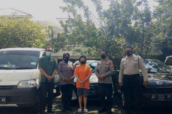 Wanita muda ditangkap polisi usai lakukan penggelapan 5 mobil rental