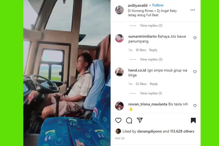 Tangkapan layar postingan video sopir bus yang tertidur di jok pengemudi saat bus lagi di jalan raya.