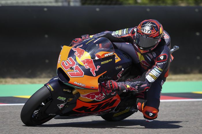 Sempat kesulitan di awal sesi, Augusto Fernandez masih melanjutkan dominasinya pada sesi latihan Moto2 Jerman 2022. 