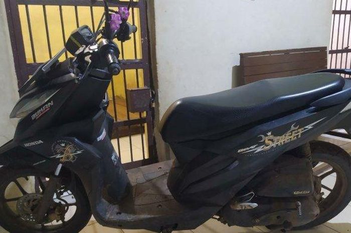 Polsek Labuhan Maringgai mengamankan barang bukti sepeda motor dari tangan pemuda belasan tahun. Diduga telah melakukan pencurian sepeda motor di wilayah Lampung Timur. 