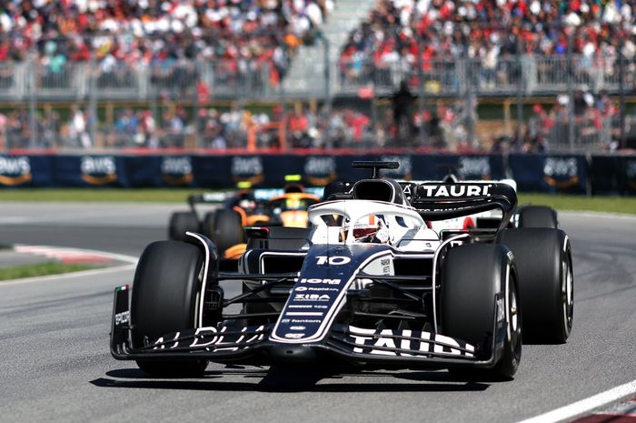 Pierre Gasly bertahan di tim AlphaTauri