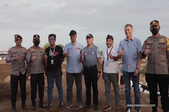 Menpora RI, Zainudin Amali bersama Zulkieflimansyah dan Wakapolda NTB  tinjau sirkuit MXGP Samota 2022.