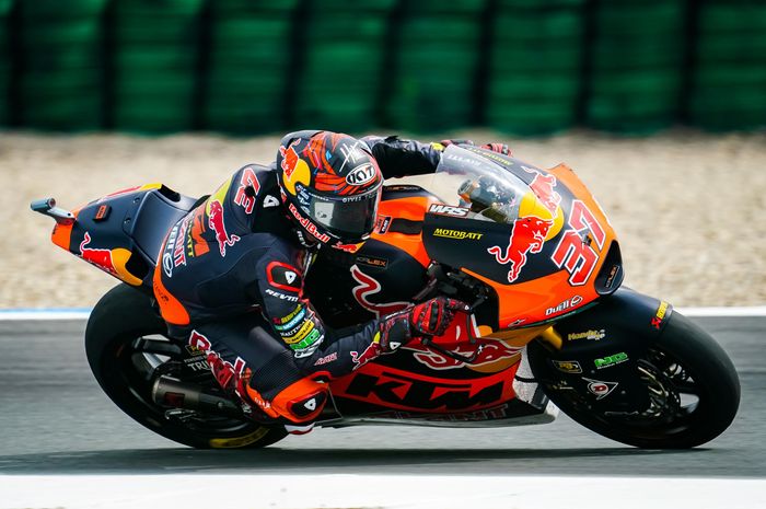 Augusto Fernandez pemenang Moto2 Belanda 2022