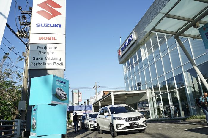 Suzuki Ertiga Hybrid di Dealer Suzuki SBT Surabaya, Jawa Timur
