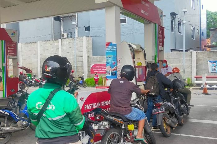 Pertamina bakal siapkan gerai khusus untuk pendaftaran agar uji coba beli Pertalite dan Solar pakai MyPertamina berjalan lancar.