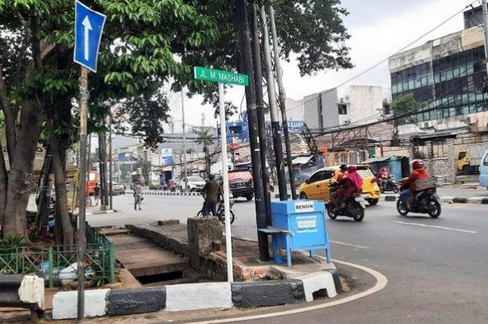 Pelang nama Jl Kebon Kacang kini sudah diganti menjadi Jl M Mashabi di Jakarta