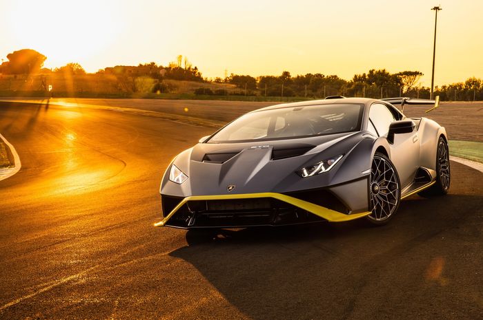 Lamborghini siap gelontorkan dana Rp 28,1 triliun untuk masuk era elektrifikasi kendaraan bermotor
