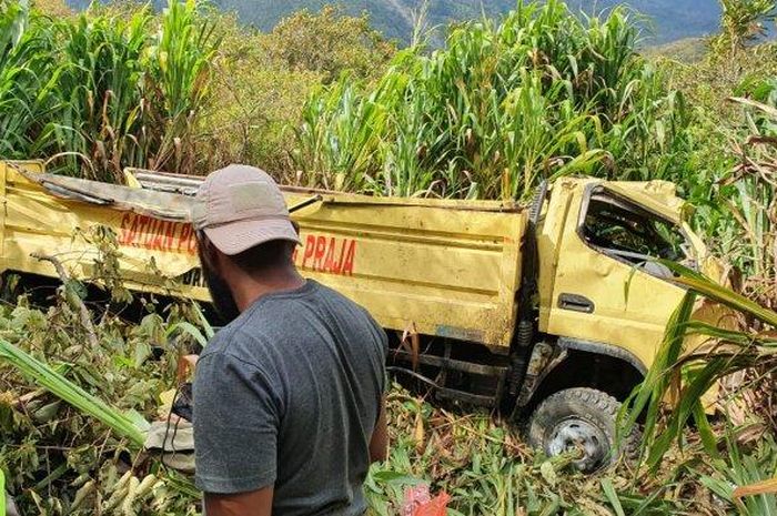 Kondisi truk mobil dinas Satpol PP Puncak Jaya sasuk jurang, 6 warga meninggal  dan 29 luka-luka