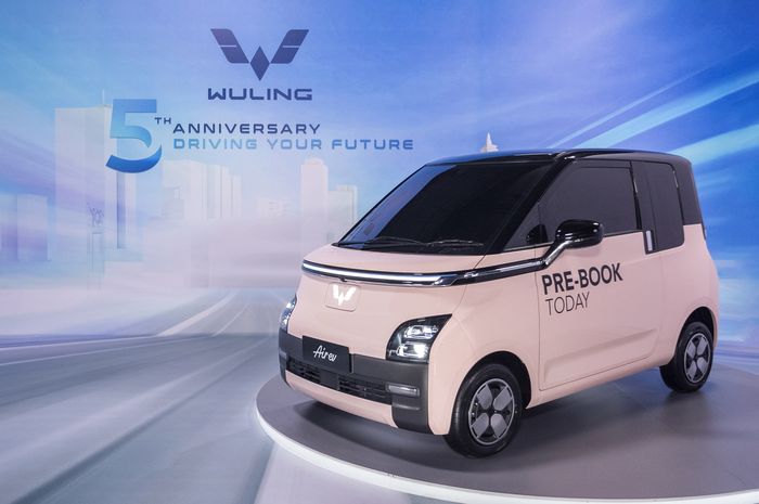 Peringati hari jadi ke-5, Wuling Motors resmi membuka pre-booking untuk mobil  listrik mungil mereka yaitu Wuling Air ev.