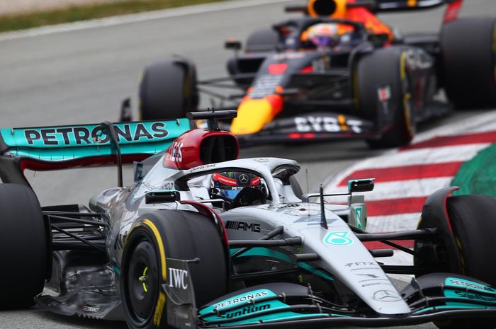 Max Verstappen memprediksi hubungan Red Bull dan Mercedes kembali memanas di akhir F1 2022
