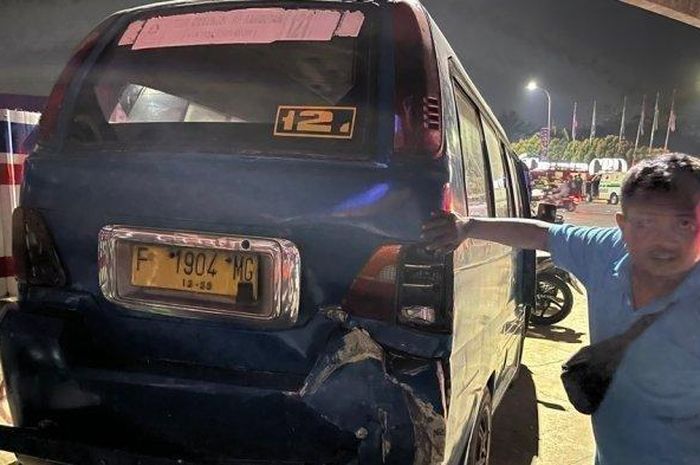 Kesaksian sopir angkot saat selamatkan 12 penumpangnya dari kecelakaan maut di Cibubur 