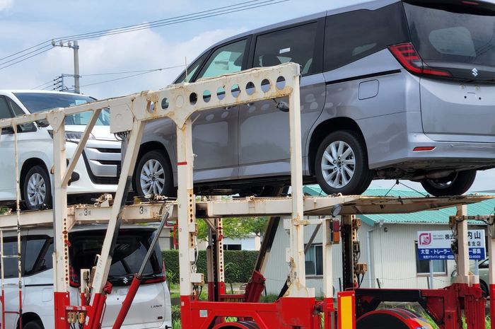 Suzuki Landy terbaru diduga akan berbasis Toyota Noah.