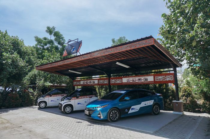 Dukung Percepatan Popularisasi Kendaraan Elektrifikasi, Toyota Perluas Jangkauan EV Smart Mobility Project ke Kawasan Danau Toba.
