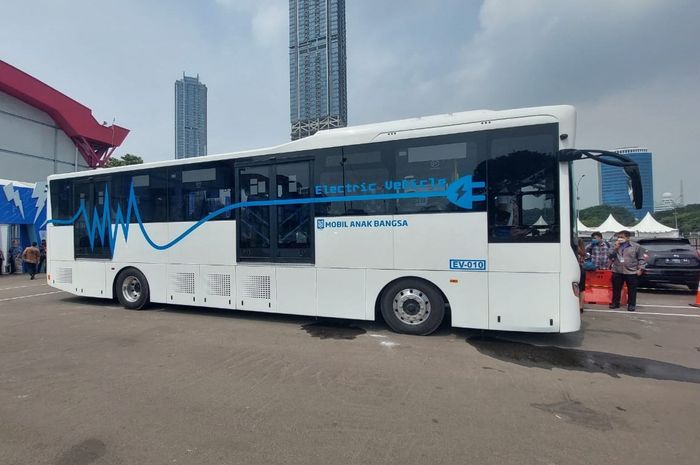 Satu unit bus listrik PT Mobil Anak Bangsa (MAB) akan diuji coba oleh PT Transportasi Jakarta (TransJakarta) tiga bulan ke depan.