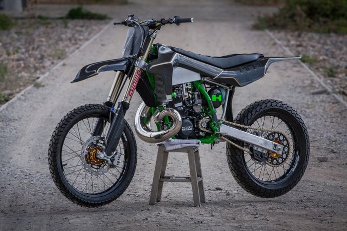 Kawasaki KX500 modern dirt bike 