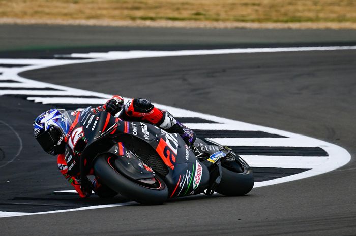 Maverick Vinales menjadi pembalap terkencang di warm up MotoGP Inggris 2022