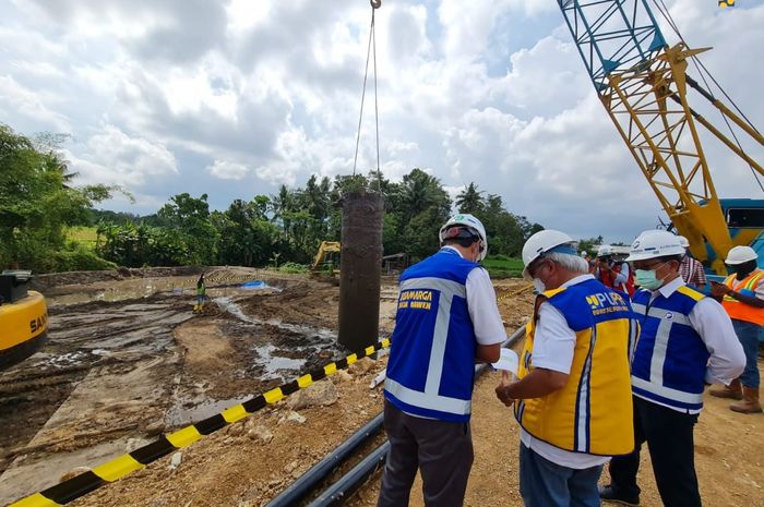 Kementerian PUPR memantau proyek pembangunan jalan tol Yogyakarta-Bawen