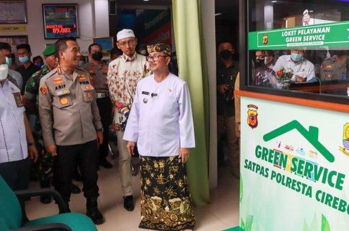 Launching Green Service Satpas Polresta Cirebon, bikin SIM dan SKCK cukup bayar pakai sampah plastik