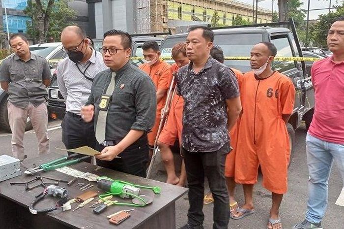 Pengungkapan kasus maling mobil niaga di Sumatera Selatan, empat orang incar Mitsubishi Triton, L300 dan Daihatsu Gran Max