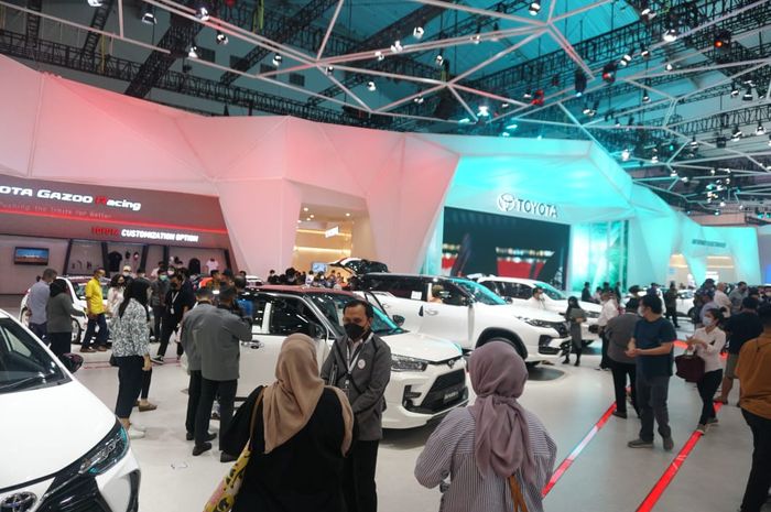 Penjualan mobil baru Oktober 2022 alami penurunan