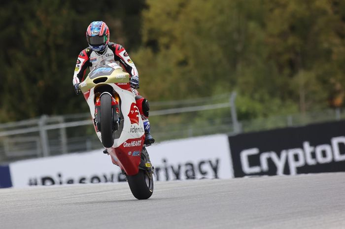 Ai Ogura juara Moto2 Austria 2022 usai kalahkan rekan setimnya di Honda Team Asia, Somkiat Chantra