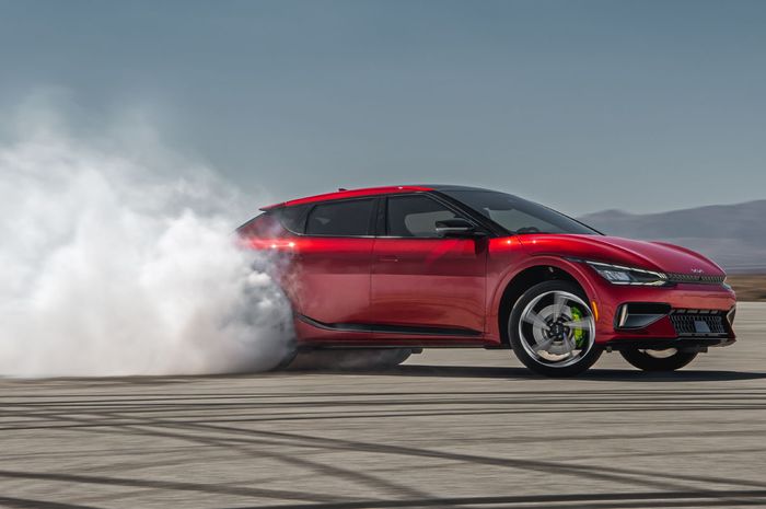 EV6 GT mendapatkan mode berkendara Drift Mode yang akan memberikan sensasi mengemudi drifting dengan sebuah mobil listrik.