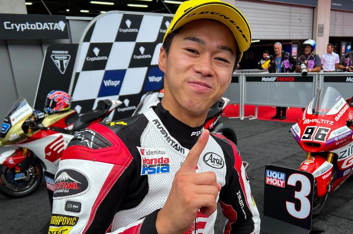 Ai Ogura kini pimpin klasemen, salah satu kandidat untuk naik ke MotoGP gantikan Takaaki Nakagami di LCR Honda Idemitsu. 