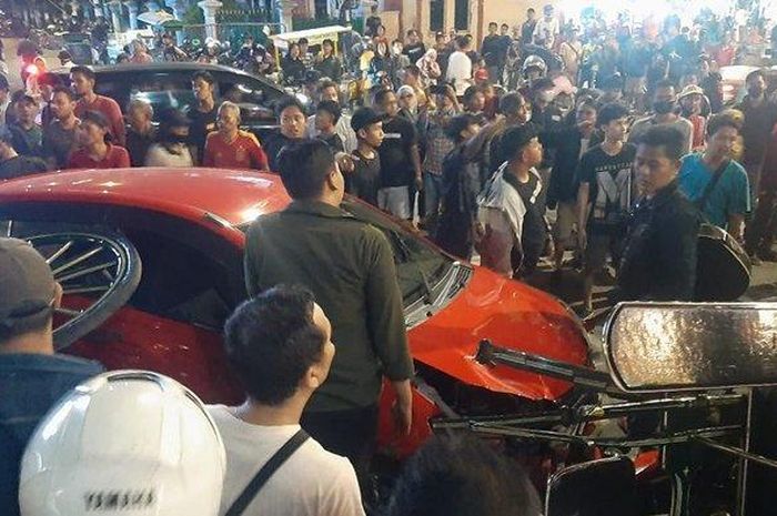 Kondisi Daihatsu Ayla, yang menabrak sebuah andong pada Rabu (24/8/2022) malam di Malioboro, Yogyakarta.