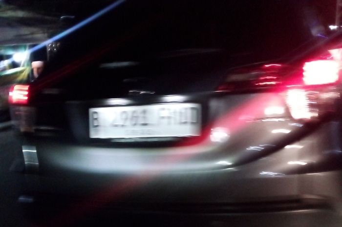 Pelat nomor putih sudah mulai beredar